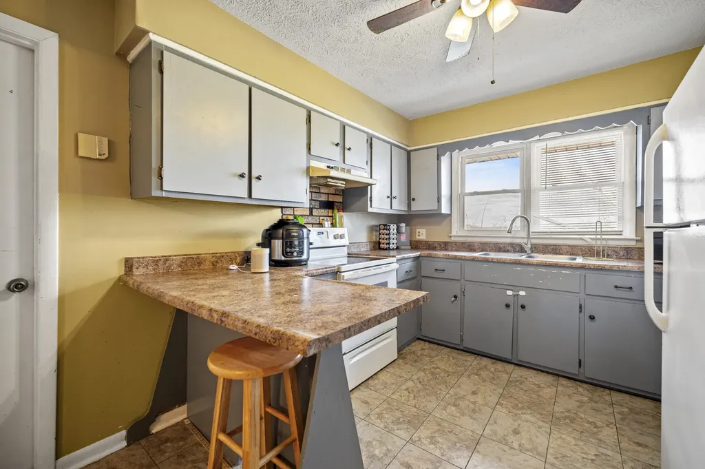 6226 Hwy-421 Mckee KY 40447