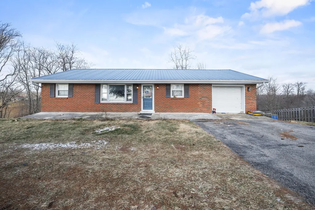 6226 Hwy-421 Mckee KY 40447