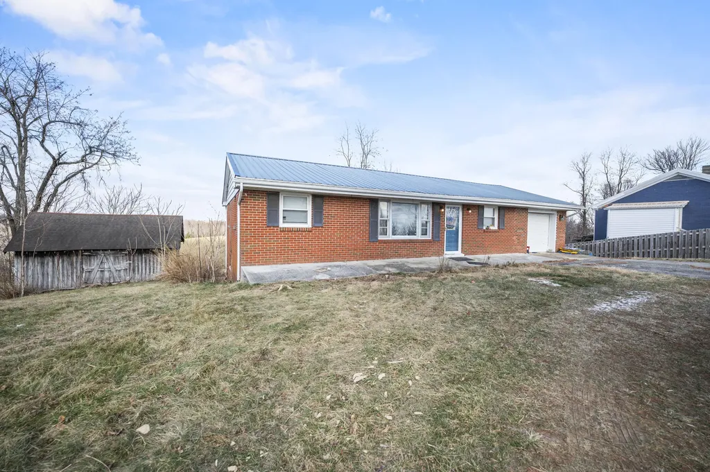 6226 Hwy-421 Mckee KY 40447