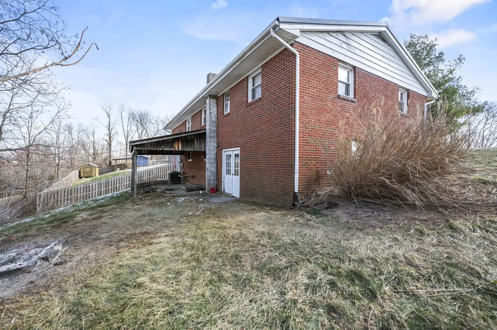 6226 Hwy-421 Mckee KY 40447