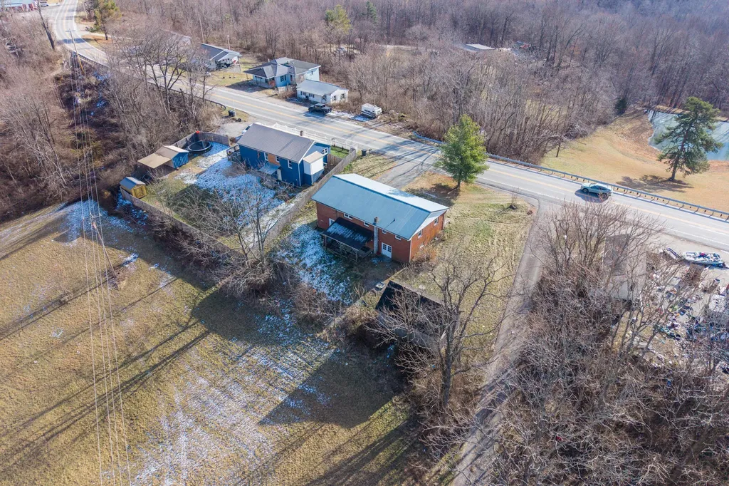 6226 Hwy-421 Mckee KY 40447