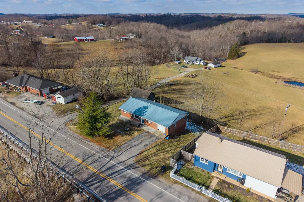 6226 Hwy-421 Mckee KY 40447