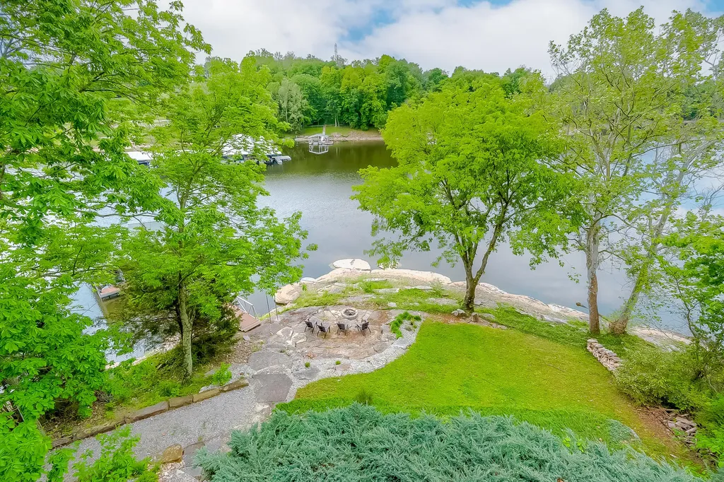 343 Ronclar Drive Lancaster KY 40444