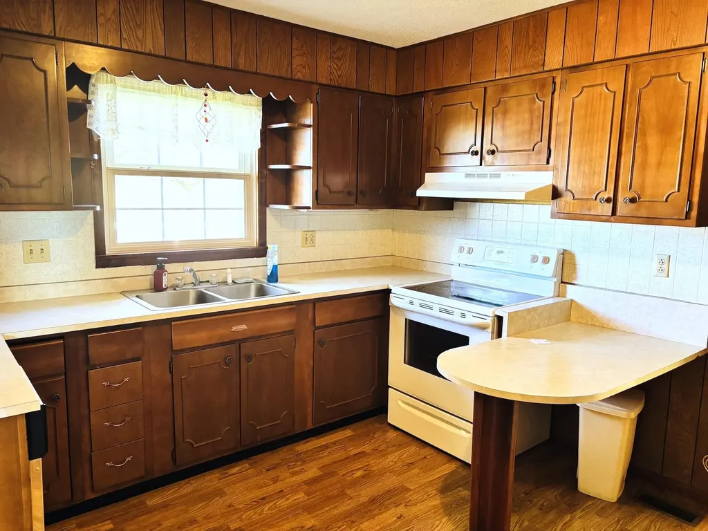 304 Highway 3525 Russell Springs KY 42642