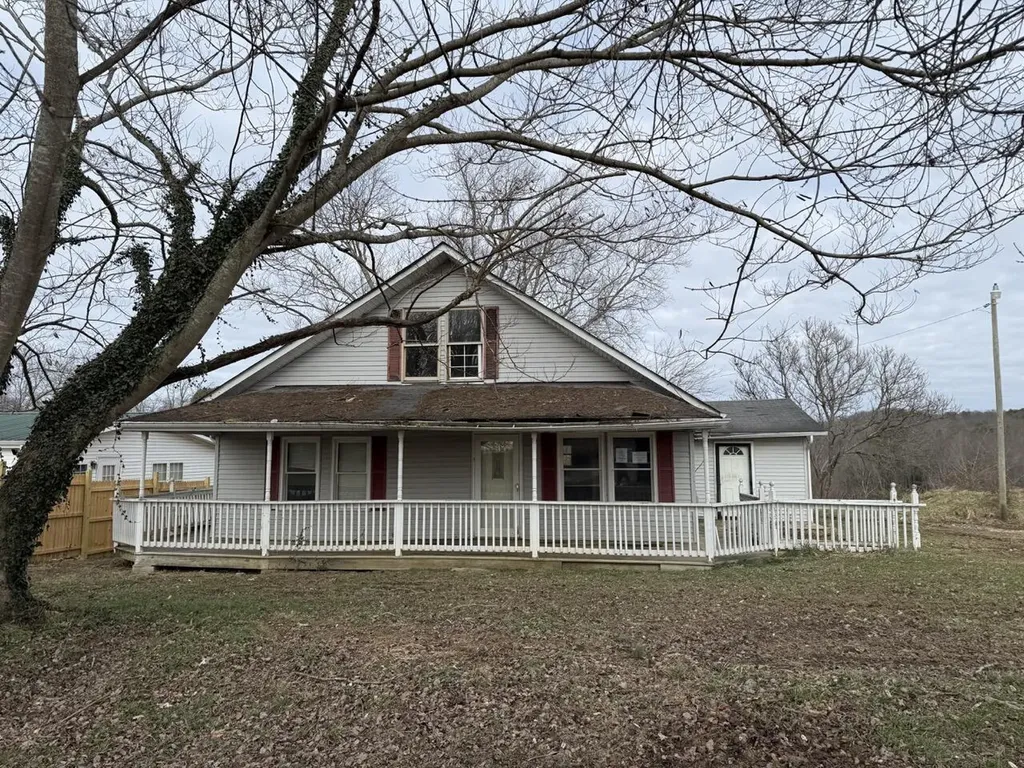 6716 Ky-490 East Bernstadt KY 40729