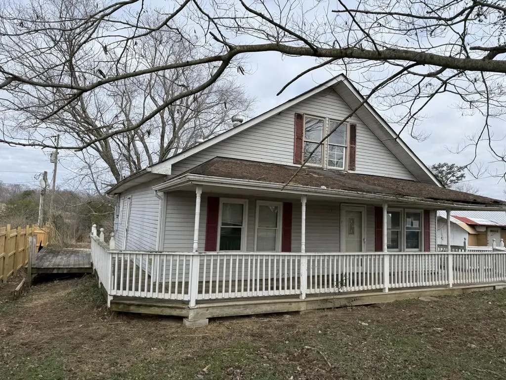 6716 Ky-490 East Bernstadt KY 40729