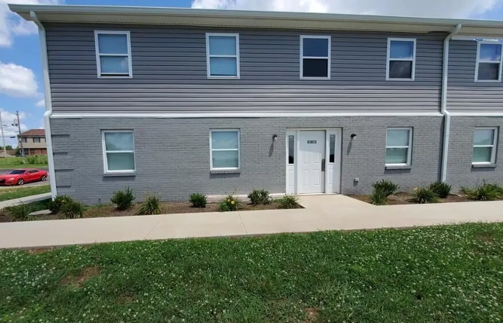 200 N Hill-n-dale Street Danville KY 40422