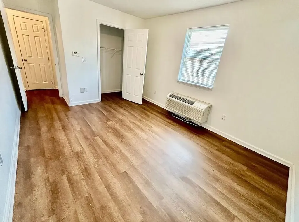 200 N Hill-n-dale Street Danville KY 40422