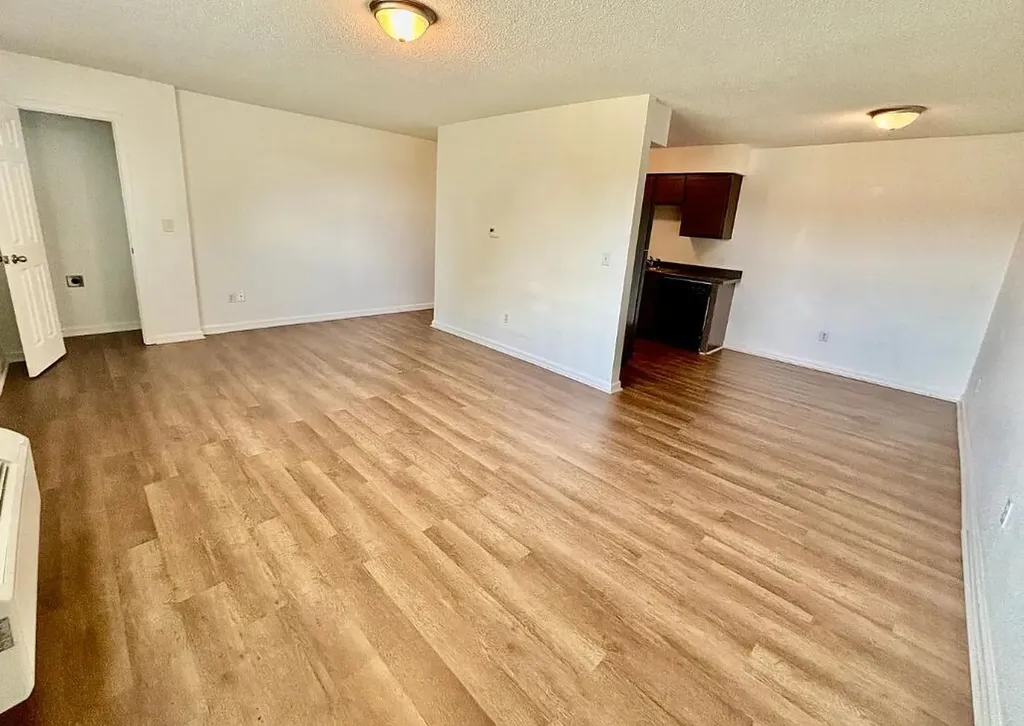 200 N Hill-n-dale Street Danville KY 40422