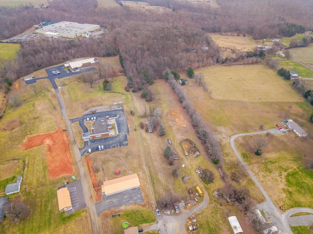 77 Barnett Road Russell Springs KY 42642