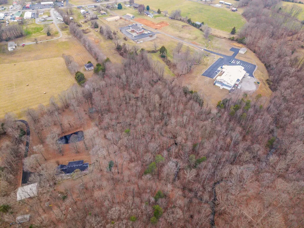 77 Barnett Road Russell Springs KY 42642