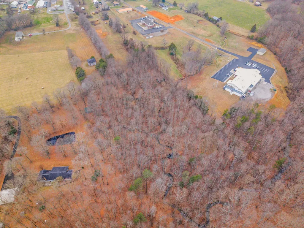 77 Barnett Road Russell Springs KY 42642