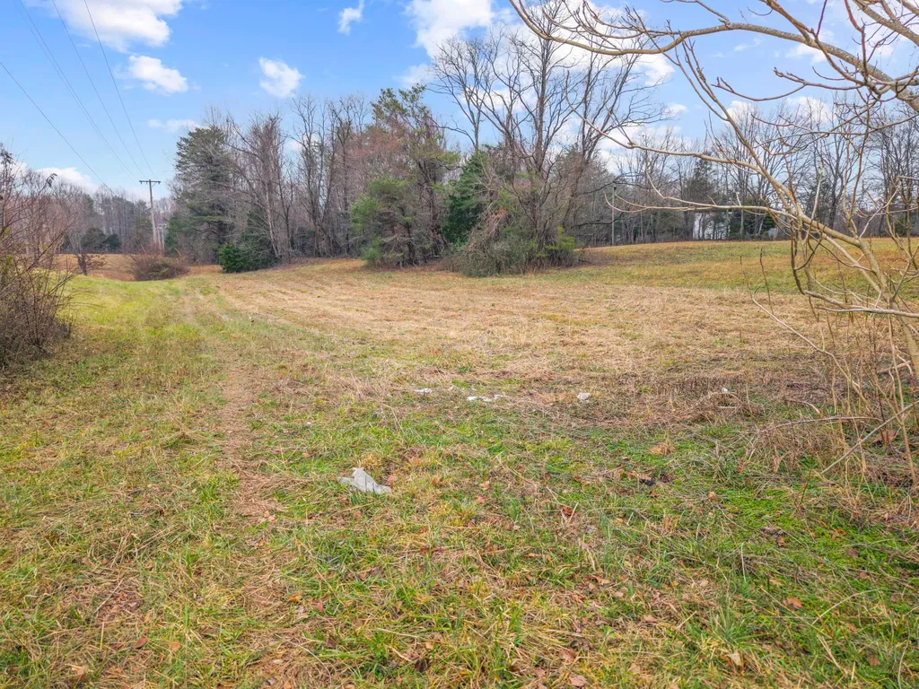 77 Barnett Road Russell Springs KY 42642