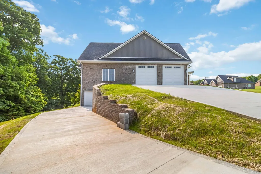 370 Splendor View Drive Somerset KY 42503