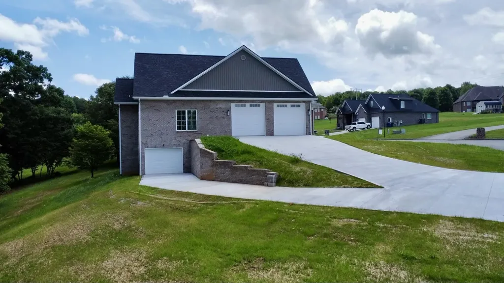 370 Splendor View Drive Somerset KY 42503