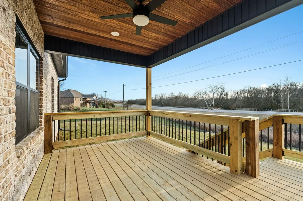 1509 Chardonnay Way Berea KY 40403