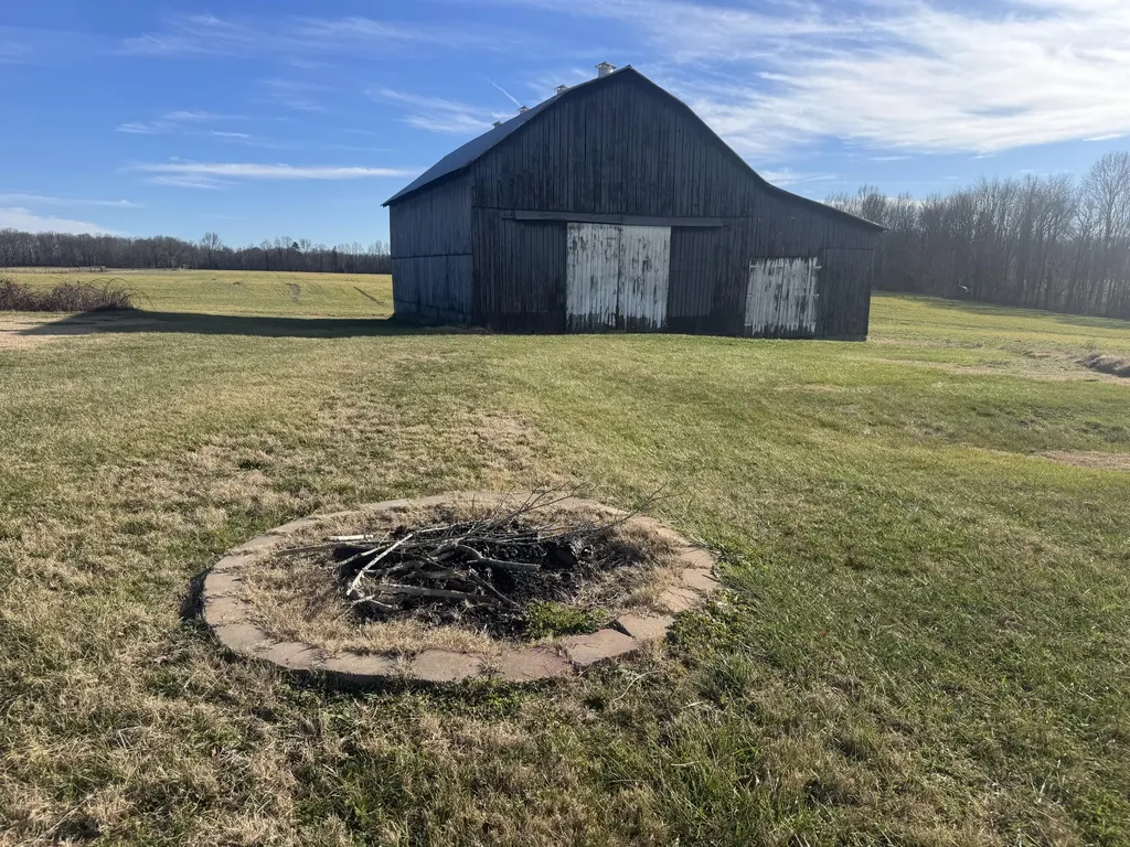 586 Harristown Road Russell Springs KY 42642