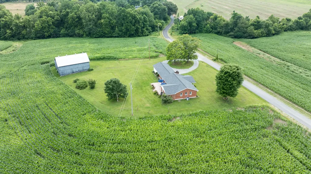 586 Harristown Road Russell Springs KY 42642