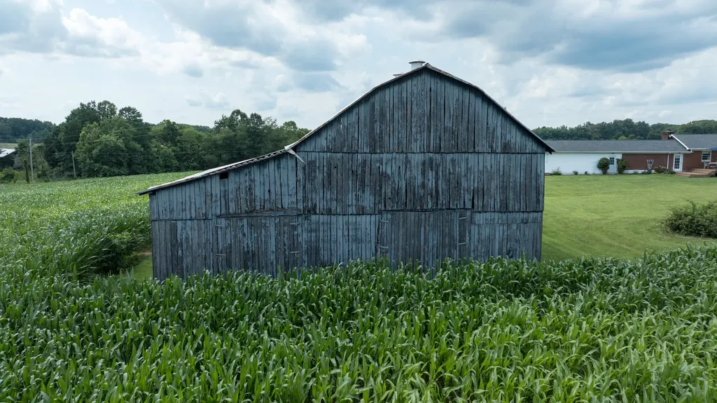 586 Harristown Road Russell Springs KY 42642