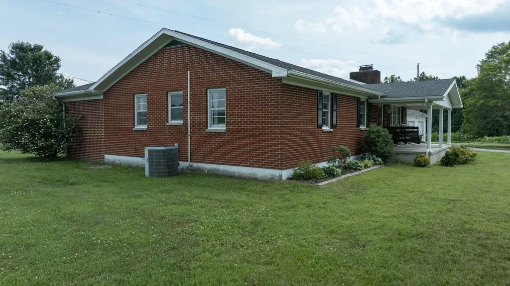 586 Harristown Road Russell Springs KY 42642