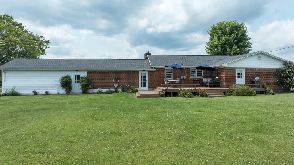 586 Harristown Road Russell Springs KY 42642