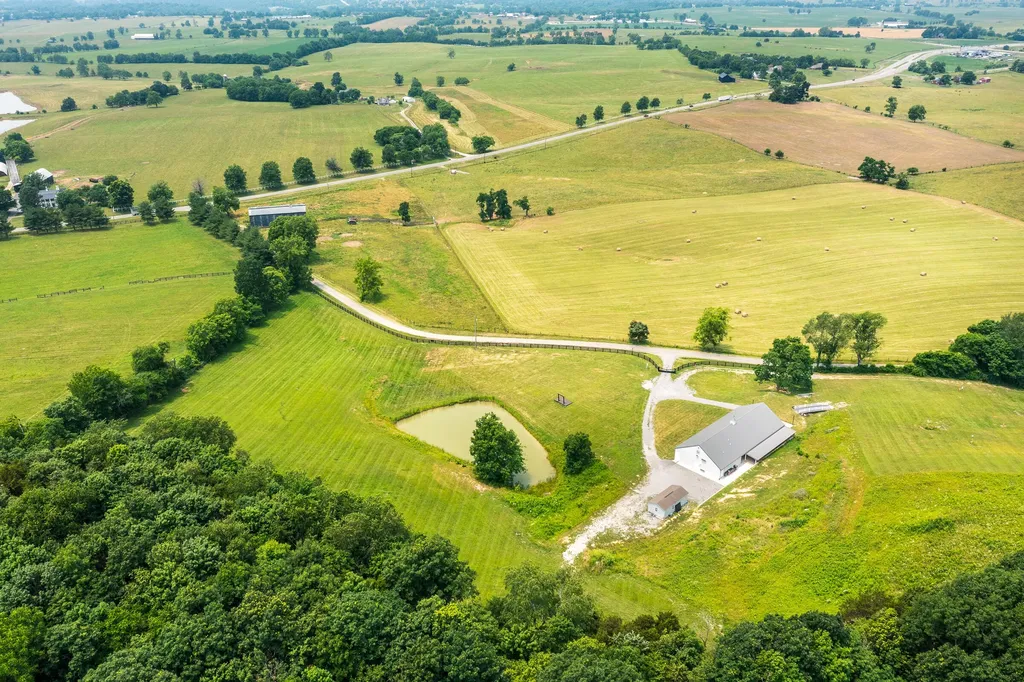 54 Burdette Knob Road Lancaster KY 40444