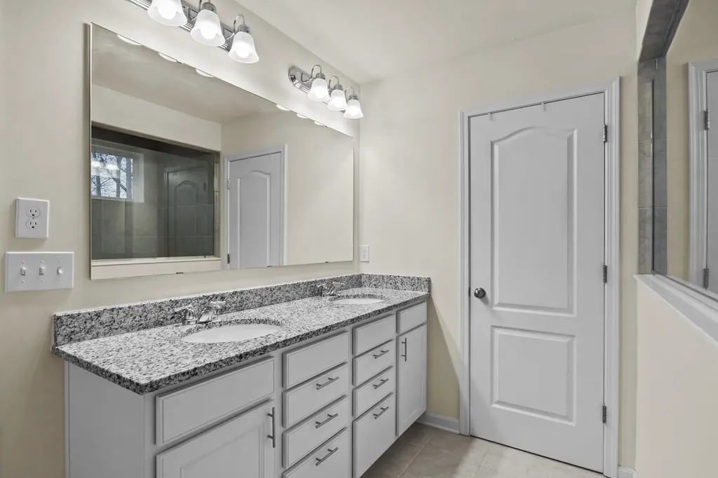 16805 Green Crest Lane Louisville KY 40245