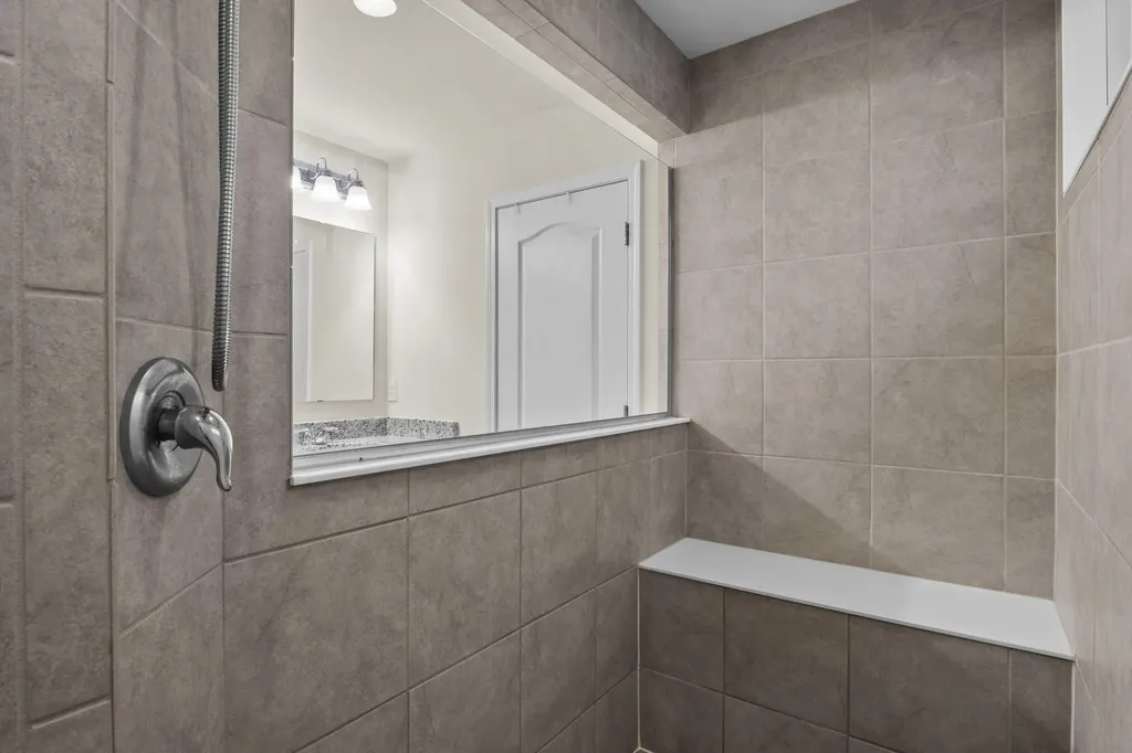 16805 Green Crest Lane Louisville KY 40245