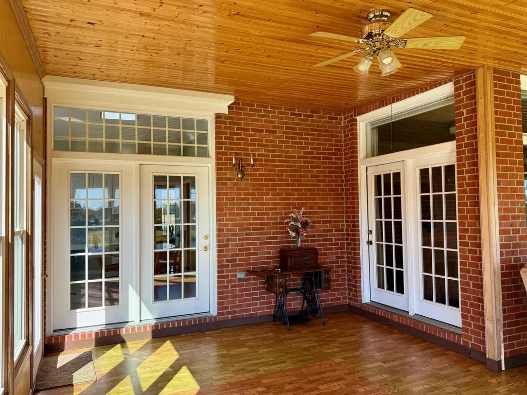 1235 Long Branch Road Beattyville KY 41311