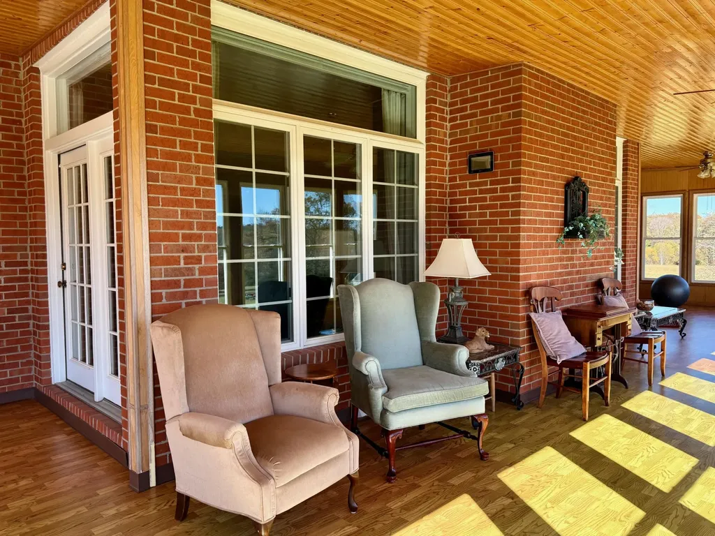 1235 Long Branch Road Beattyville KY 41311