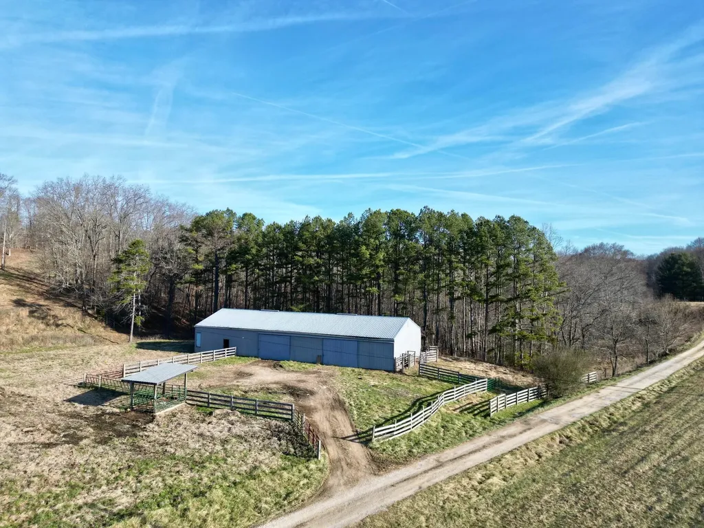 1235 Long Branch Road Beattyville KY 41311