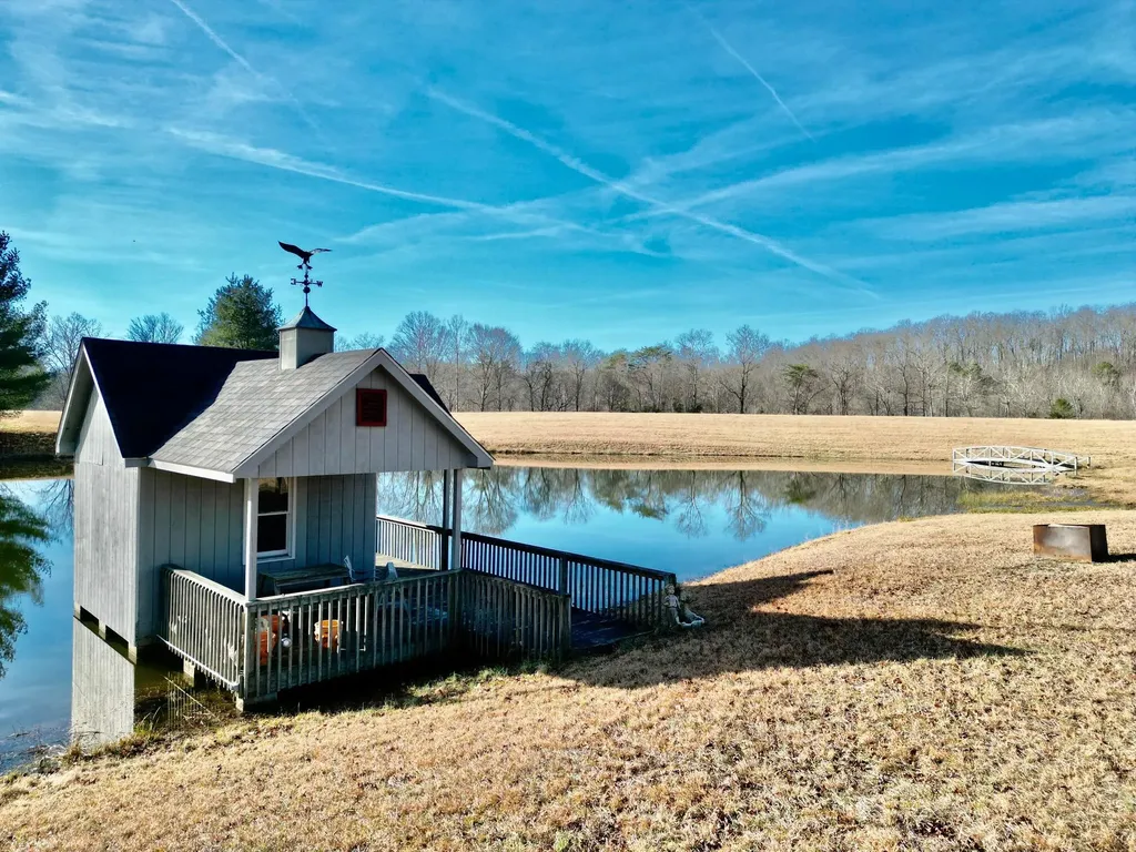 1235 Long Branch Road Beattyville KY 41311