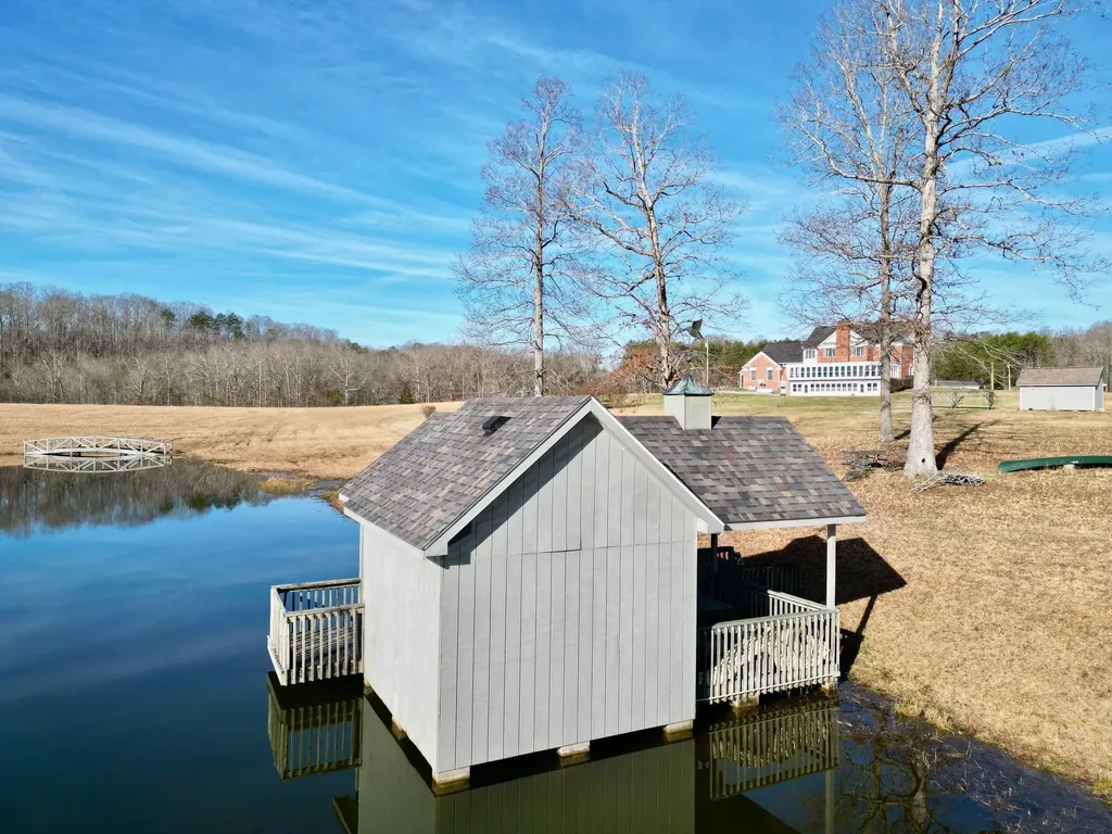 1235 Long Branch Road Beattyville KY 41311
