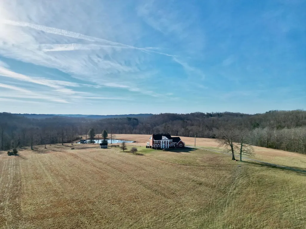 1235 Long Branch Road Beattyville KY 41311