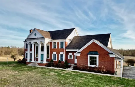 1235 Long Branch Road Beattyville KY 41311