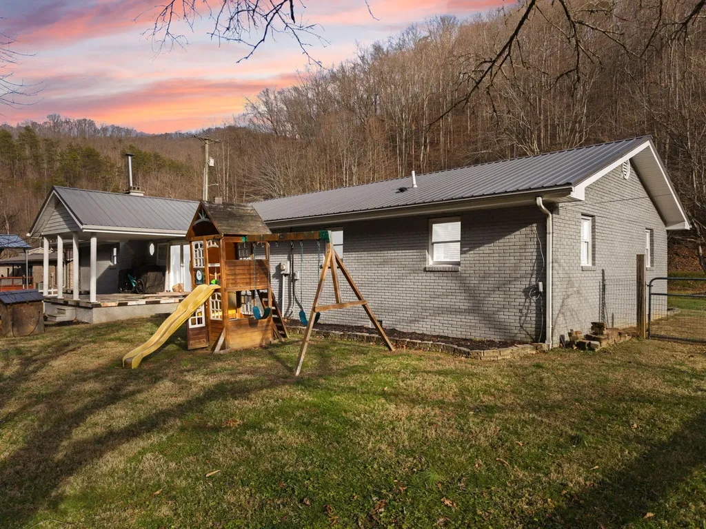 1094 State Highway 3379 Grethel KY 41631