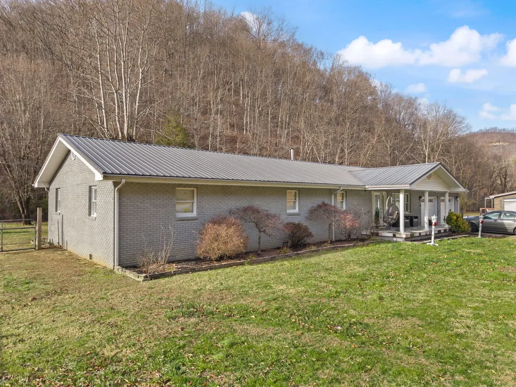 1094 State Highway 3379 Grethel KY 41631