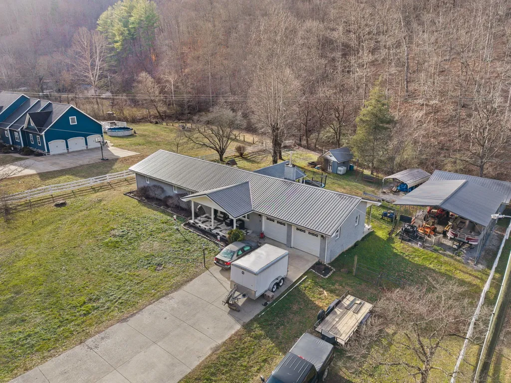 1094 State Highway 3379 Grethel KY 41631