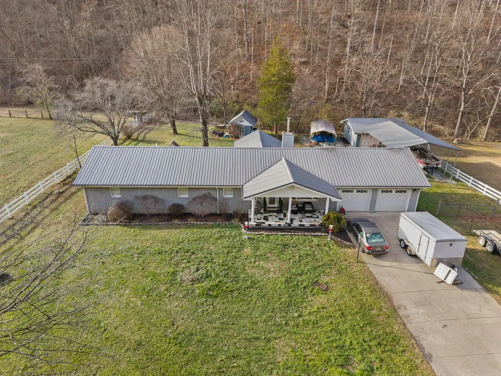 1094 State Highway 3379 Grethel KY 41631