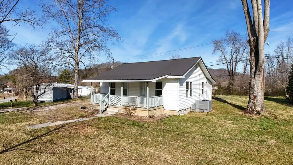 391 Pine Valley Lane Flat Lick KY 40935