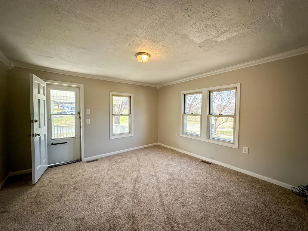 391 Pine Valley Lane Flat Lick KY 40935