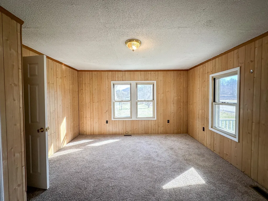 391 Pine Valley Lane Flat Lick KY 40935