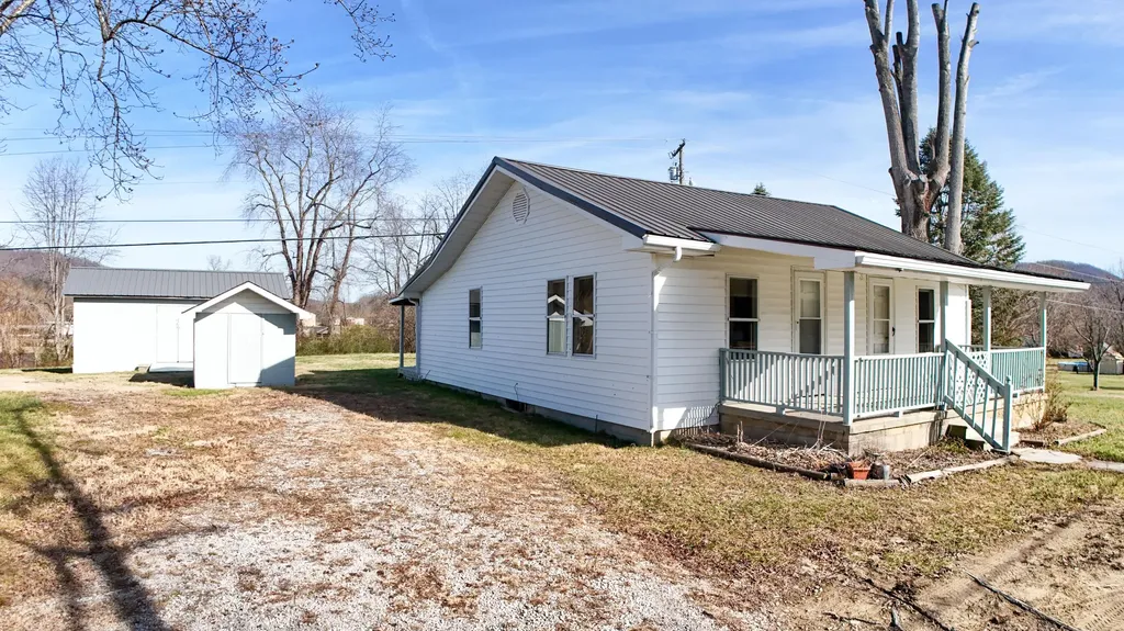 391 Pine Valley Lane Flat Lick KY 40935