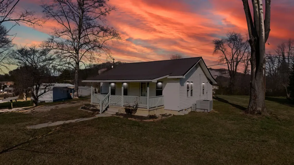 391 Pine Valley Lane Flat Lick KY 40935