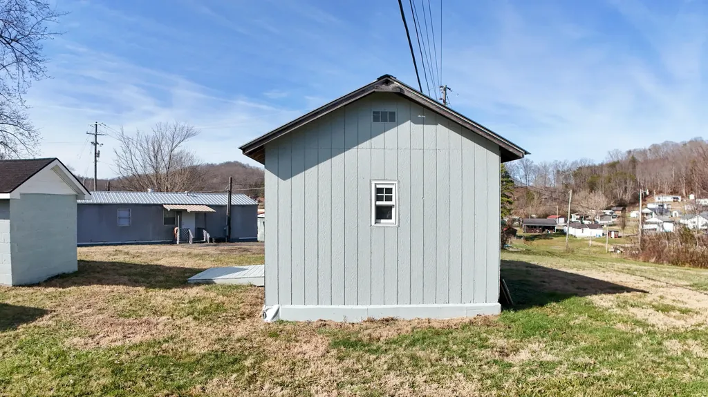 391 Pine Valley Lane Flat Lick KY 40935