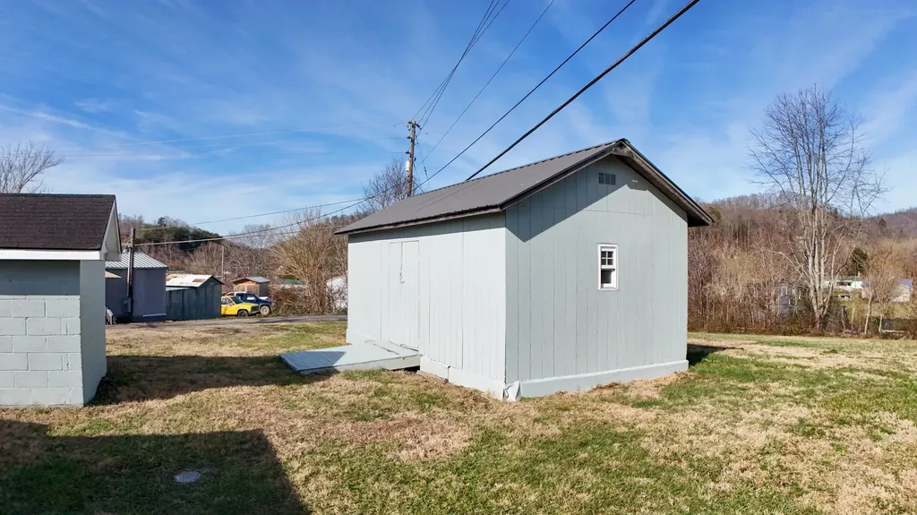 391 Pine Valley Lane Flat Lick KY 40935