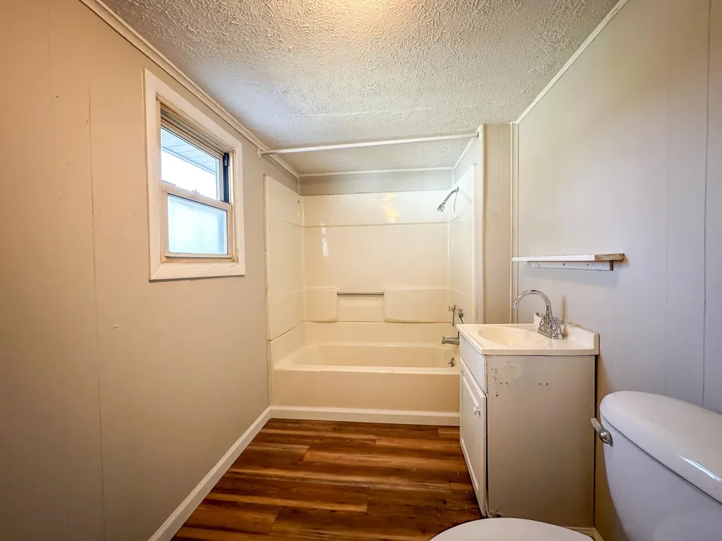 391 Pine Valley Lane Flat Lick KY 40935
