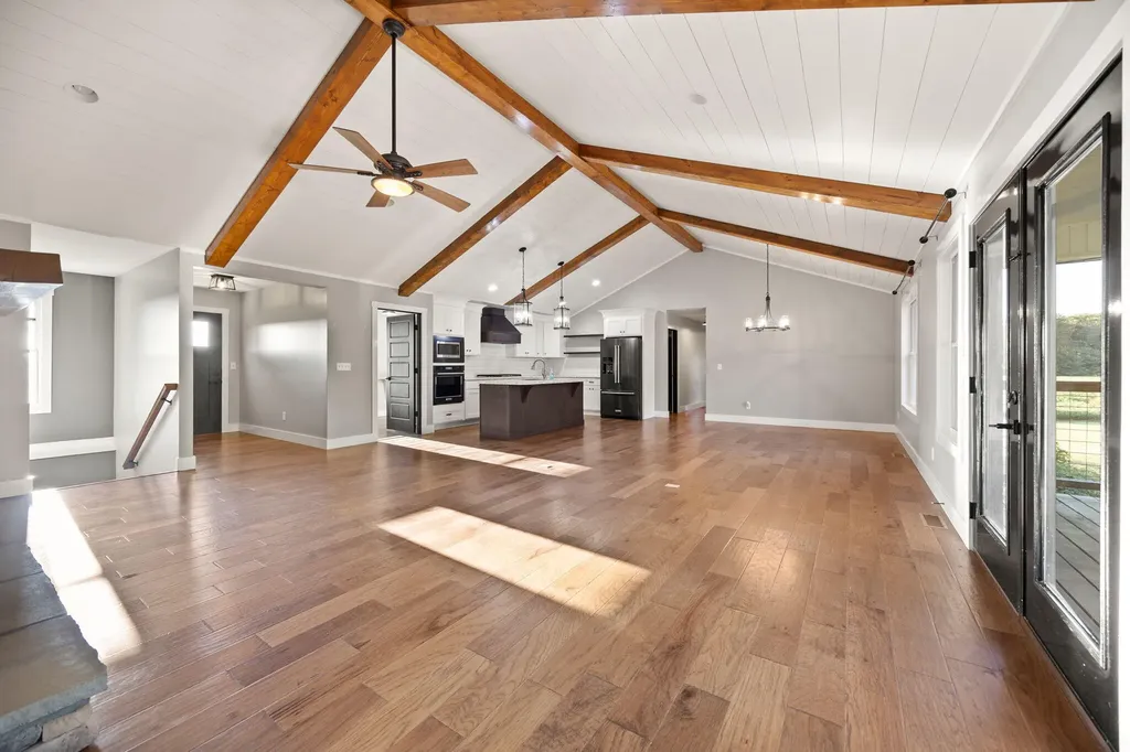 220 Davis Lane Russell Springs KY 42642