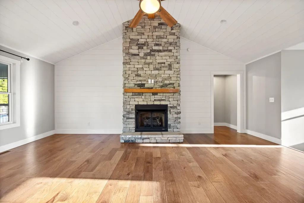 220 Davis Lane Russell Springs KY 42642