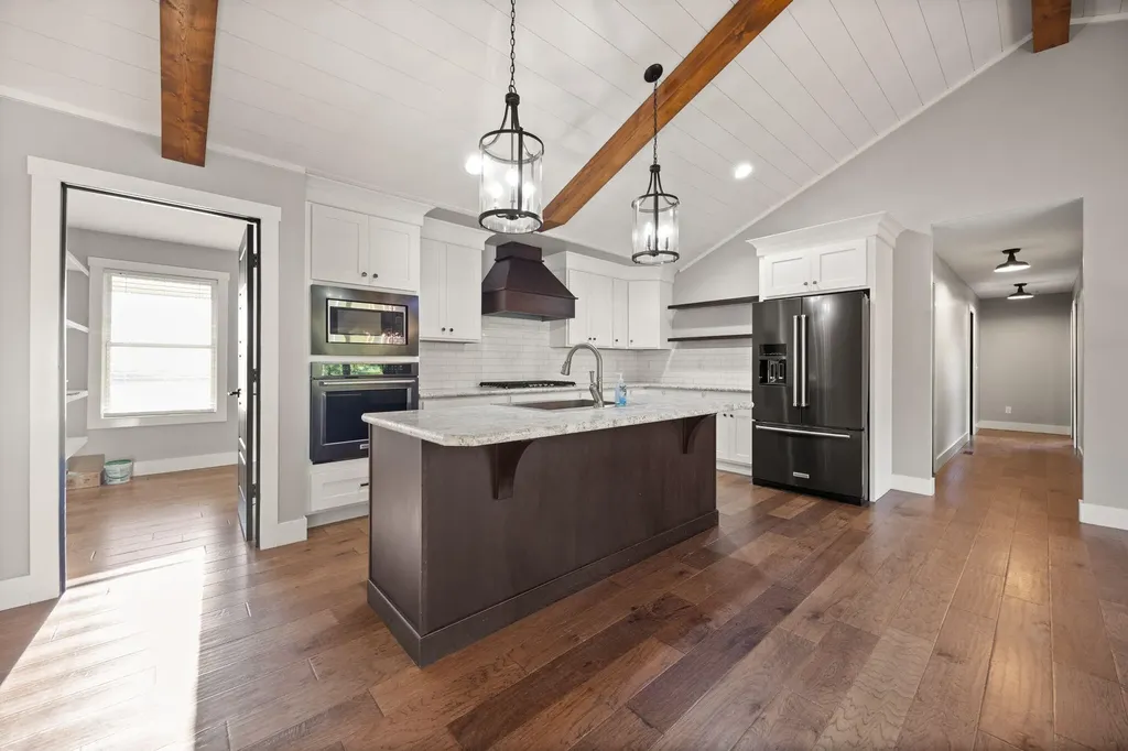 220 Davis Lane Russell Springs KY 42642